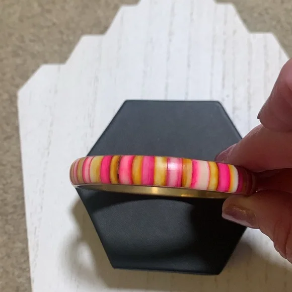 Vintage Bangle Bracelet - Picture 2 of 5